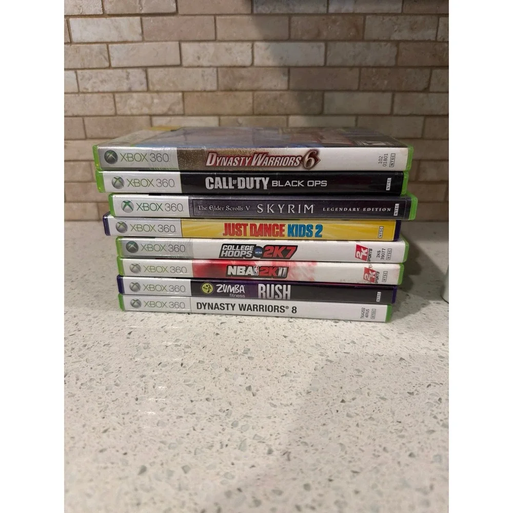 Xbox 360 Pro White Console Bundle with Games‎